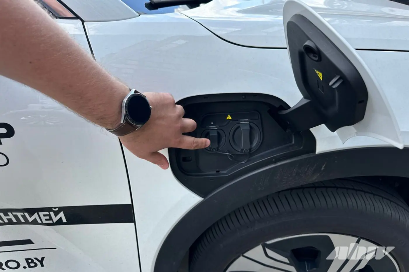 Вы сейчас просматриваете Как правильно заряжать электромобиль в жару и холод